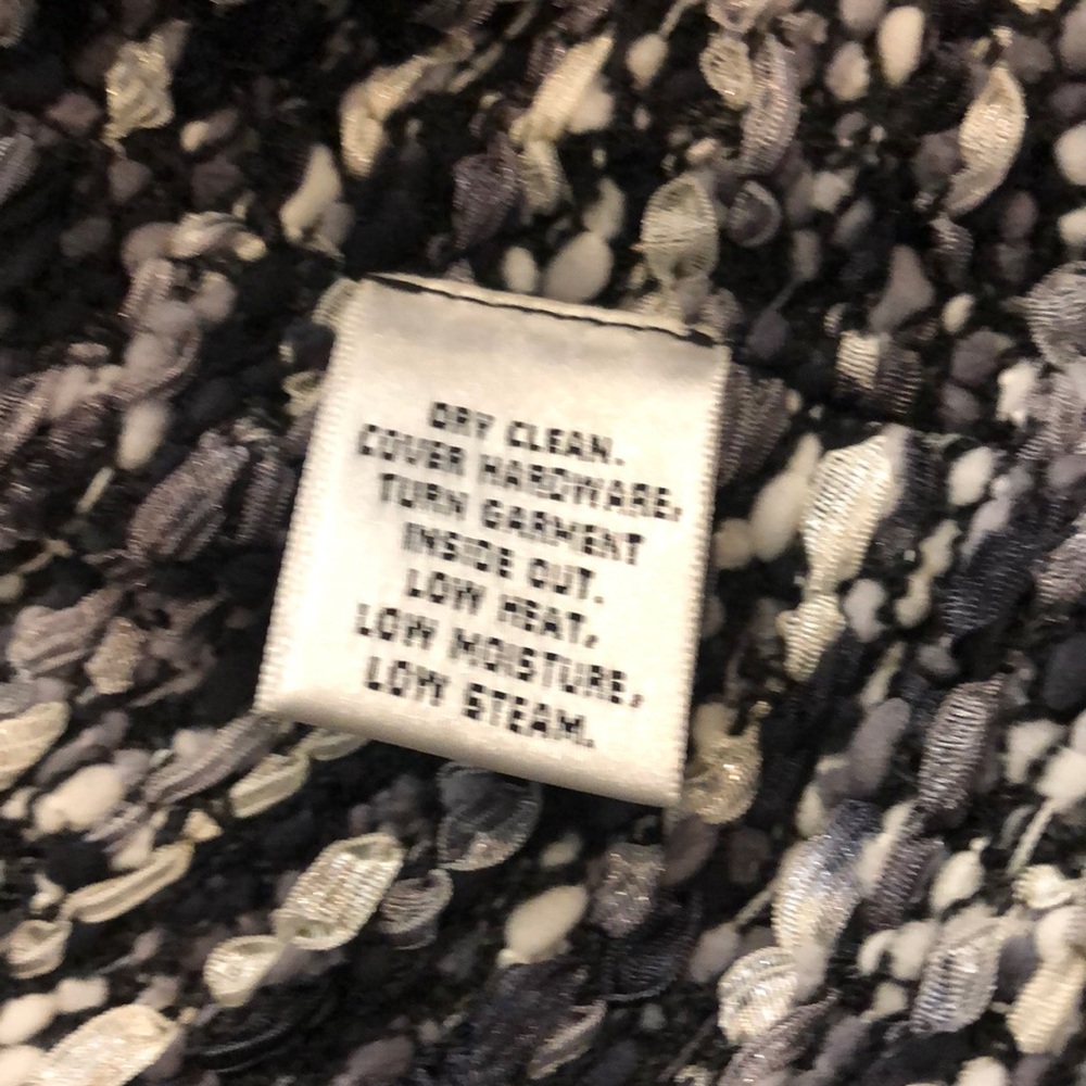 St. John Fringed Boucle Knit Tweed Blazer - Picture 4 of 7